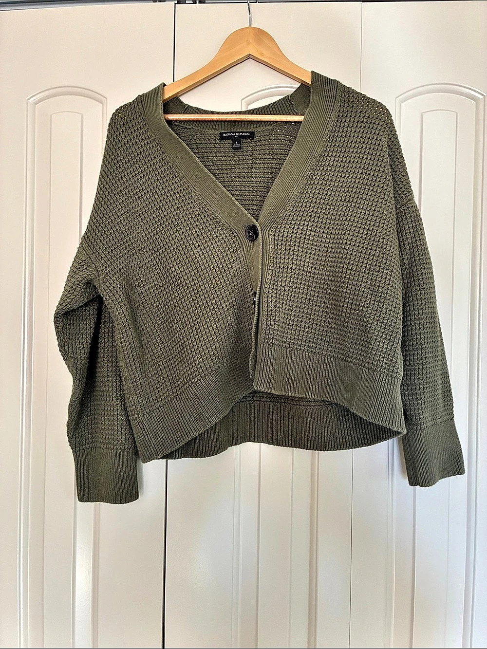 Banana Republic Cotton Cropped Cardigan in Green Size Large Like New